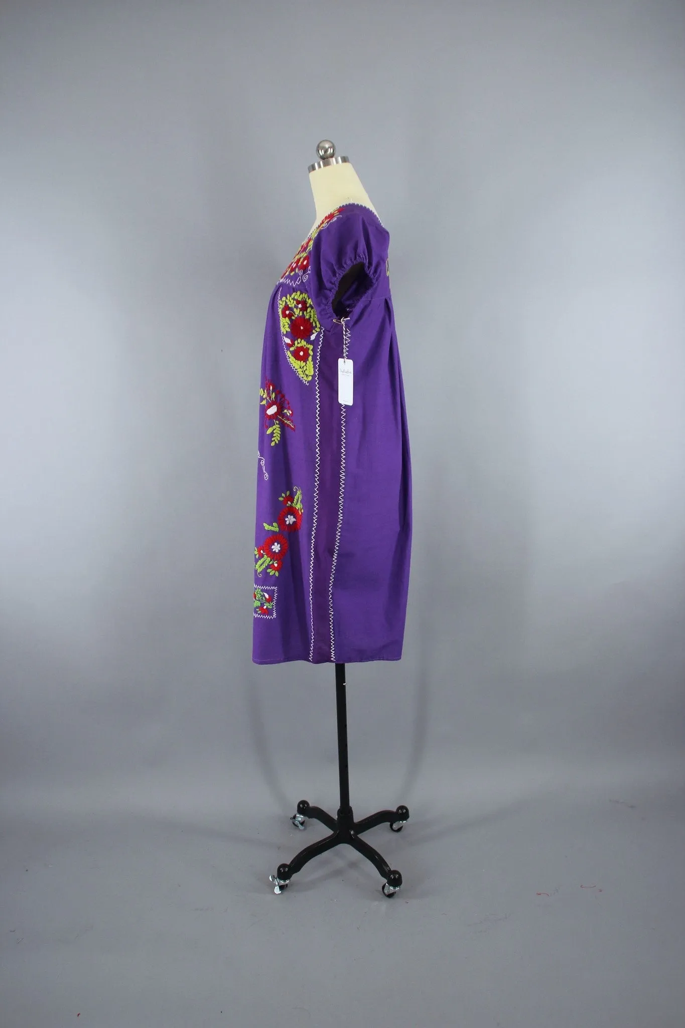 1970s Vintage Purple Mexican Oaxacan Embroidered Huipil Caftan Dress