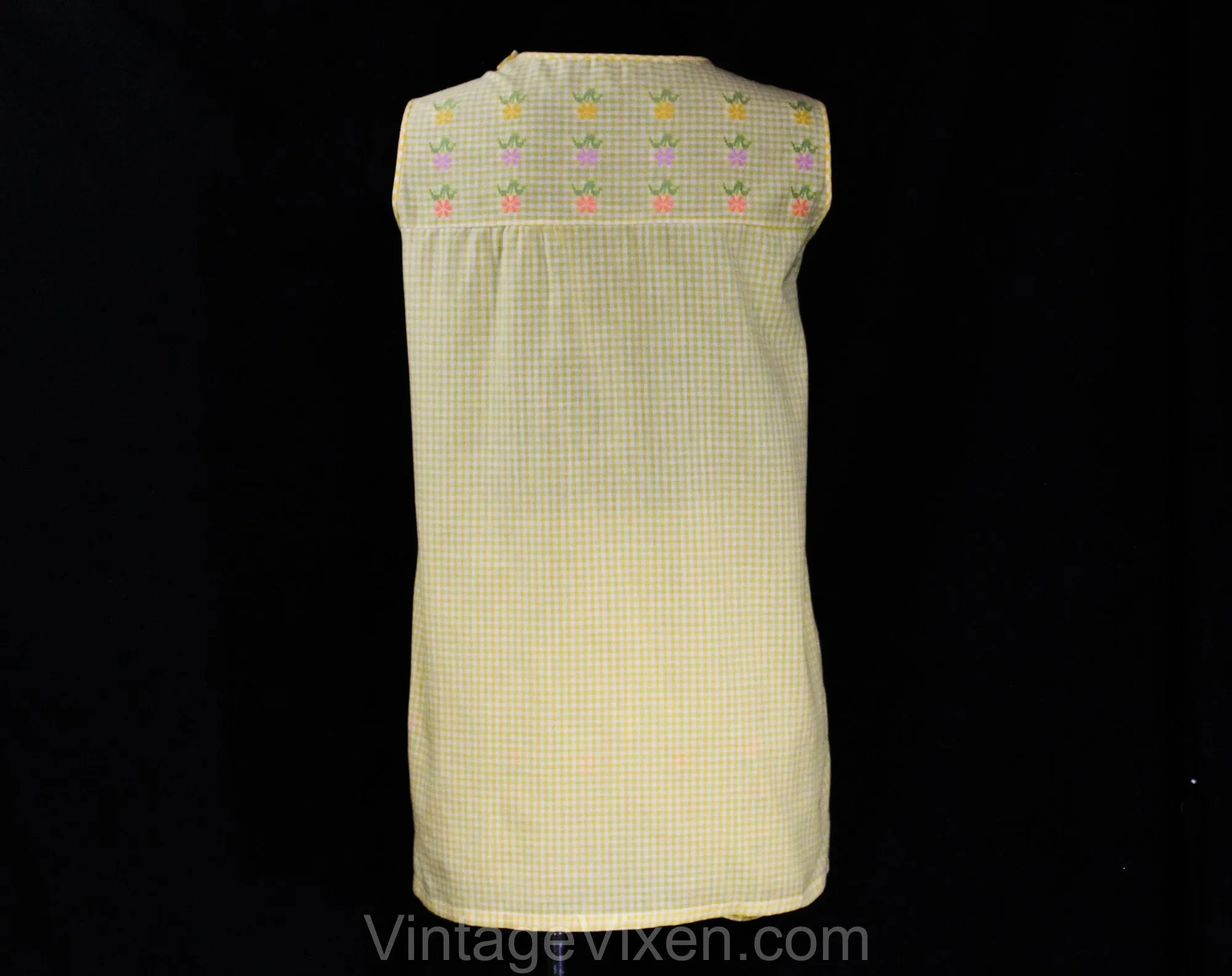 Size 10 1960s Pajama Set - Yellow Daisy Cotton Gingham - 60s Sleeveless Spring Summer PJ Top & Bloomer Panty - Pastel Daisies - Hip 38.5