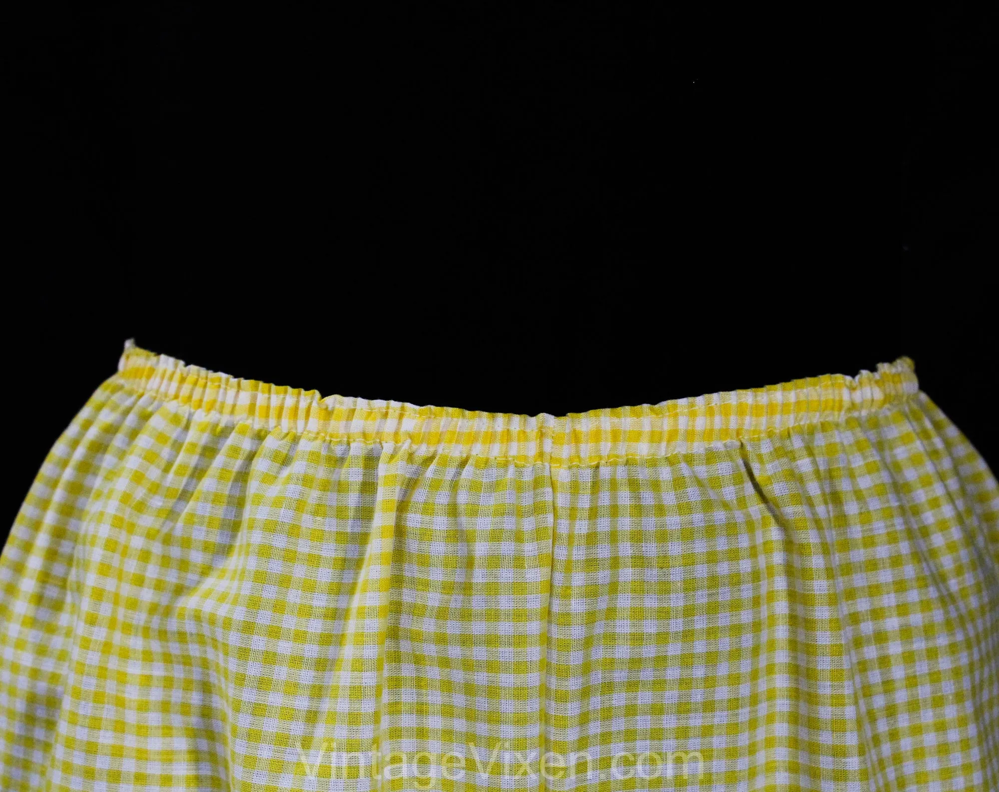 Size 10 1960s Pajama Set - Yellow Daisy Cotton Gingham - 60s Sleeveless Spring Summer PJ Top & Bloomer Panty - Pastel Daisies - Hip 38.5