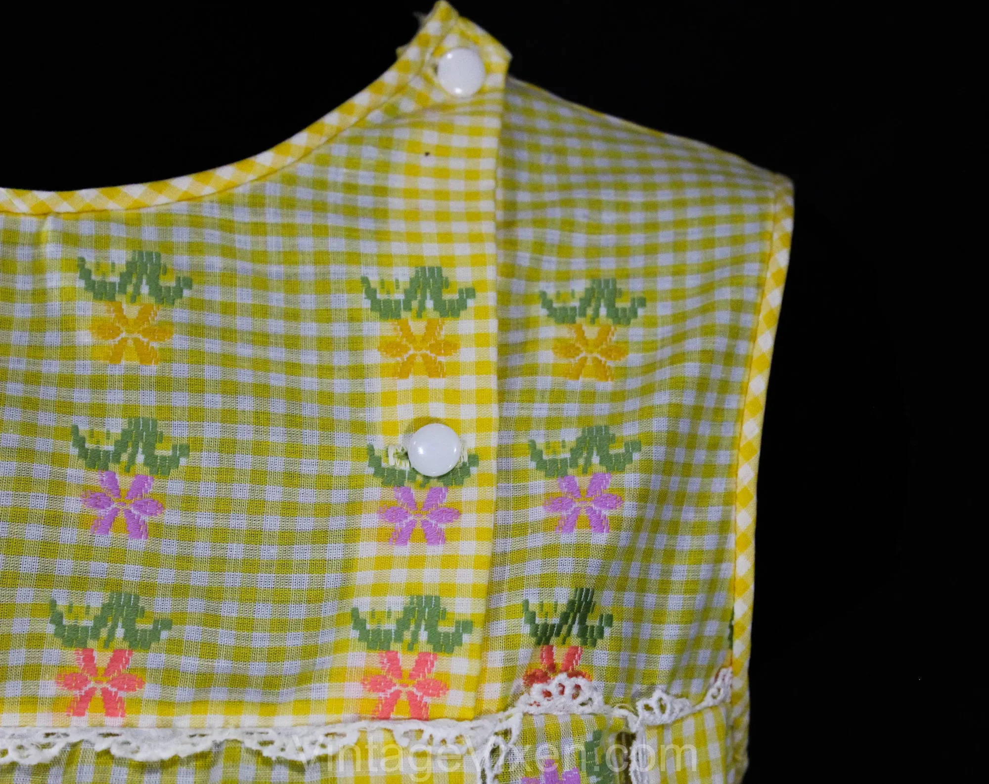 Size 10 1960s Pajama Set - Yellow Daisy Cotton Gingham - 60s Sleeveless Spring Summer PJ Top & Bloomer Panty - Pastel Daisies - Hip 38.5