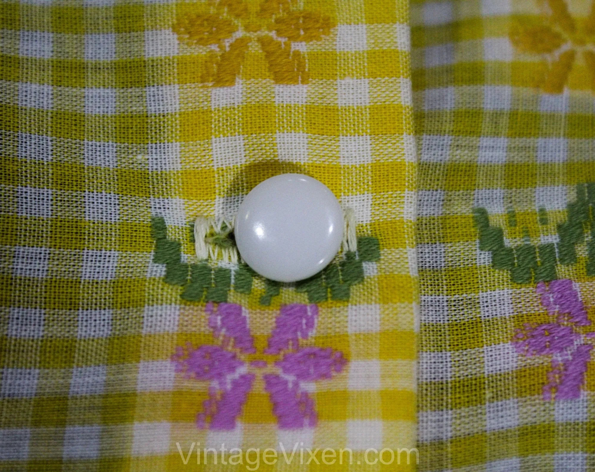 Size 10 1960s Pajama Set - Yellow Daisy Cotton Gingham - 60s Sleeveless Spring Summer PJ Top & Bloomer Panty - Pastel Daisies - Hip 38.5
